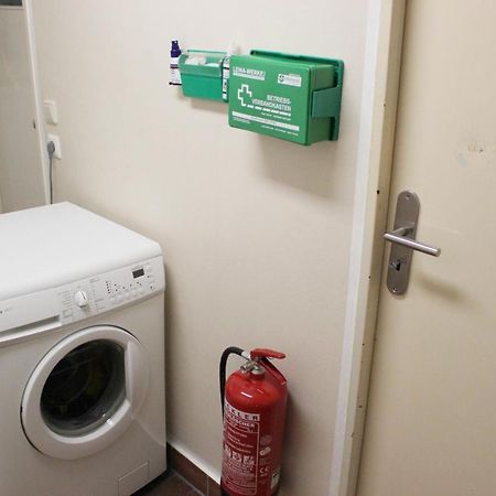 ベルリン1 Zimmer In Wohngemeinschaft, Netflix, Premium Kabelfernsehen, Kuecheアパートメント エクステリア 写真