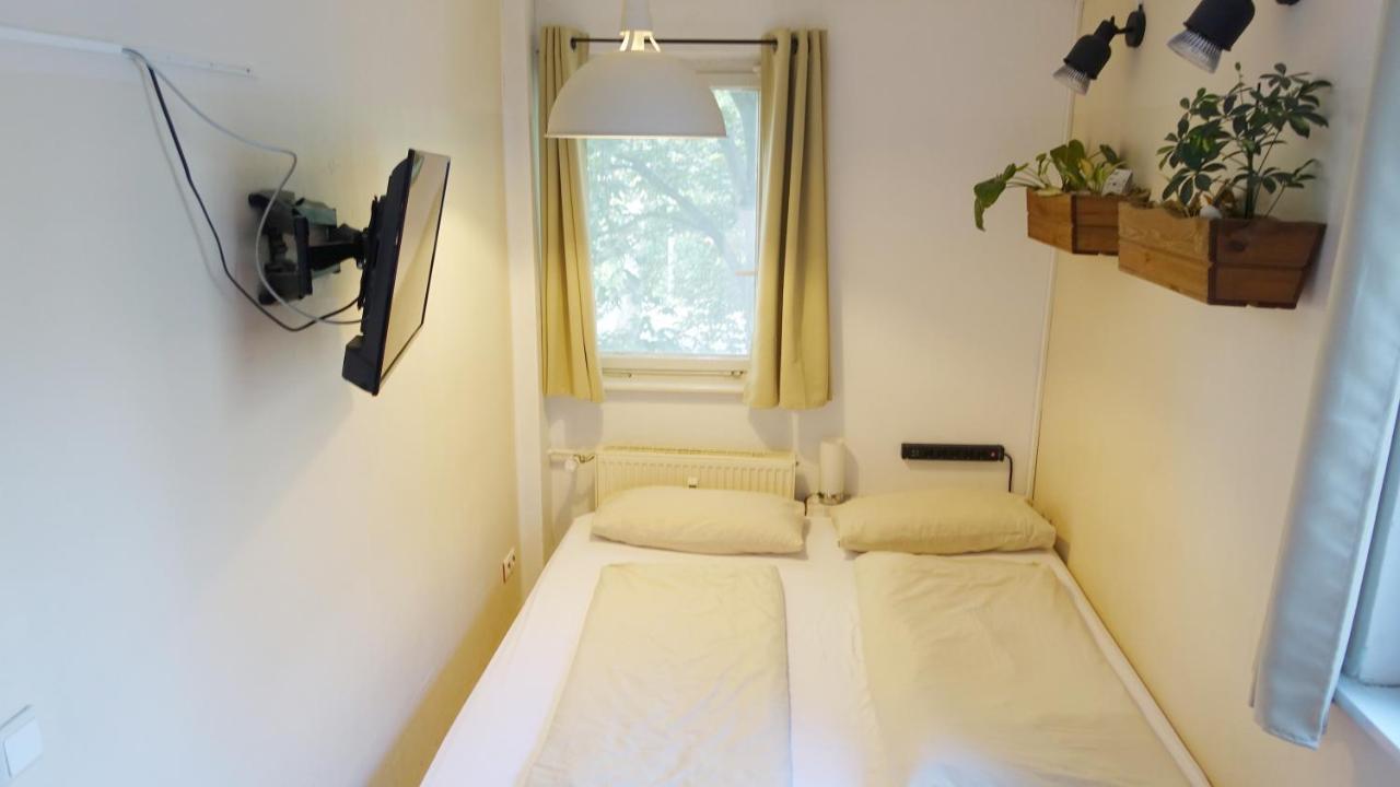 ベルリン1 Zimmer In Wohngemeinschaft, Netflix, Premium Kabelfernsehen, Kuecheアパートメント エクステリア 写真
